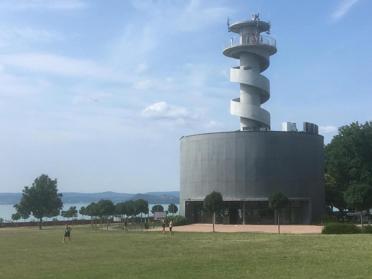 Zawia Apartman Apartment Balatonföldvár Екстериор снимка